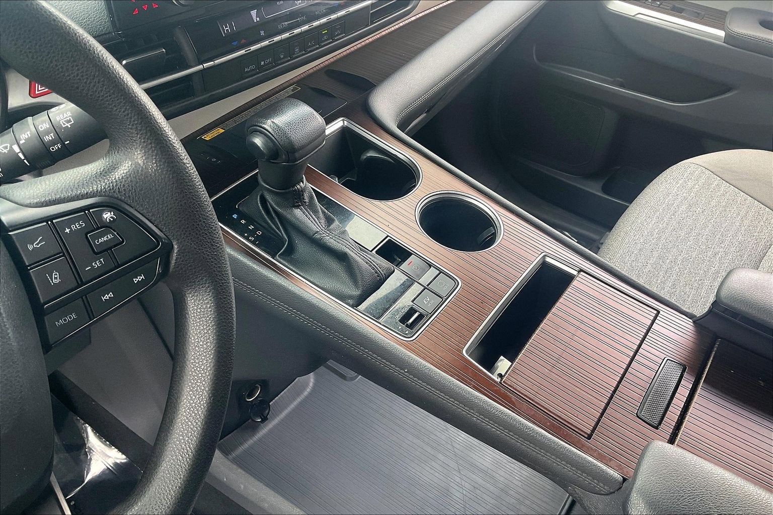 2023 Toyota Sienna LE