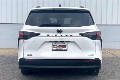 2023 Toyota Sienna LE