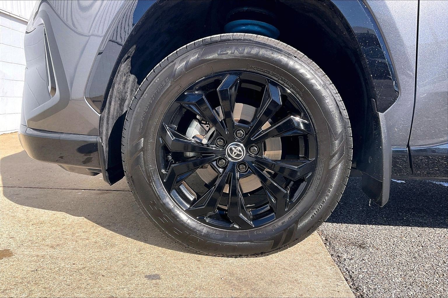 2022 Toyota RAV4 Hybrid SE