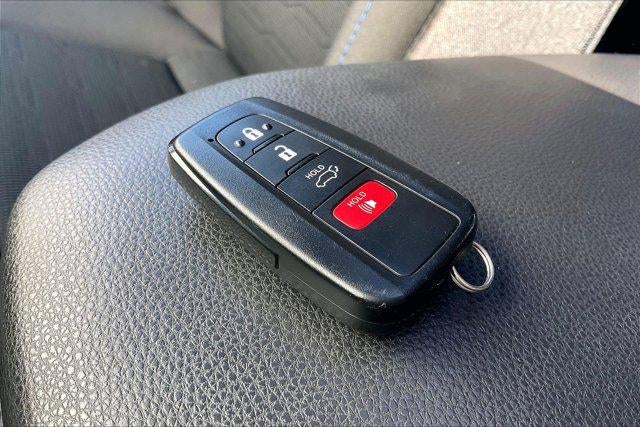 2022 Toyota RAV4 Hybrid SE