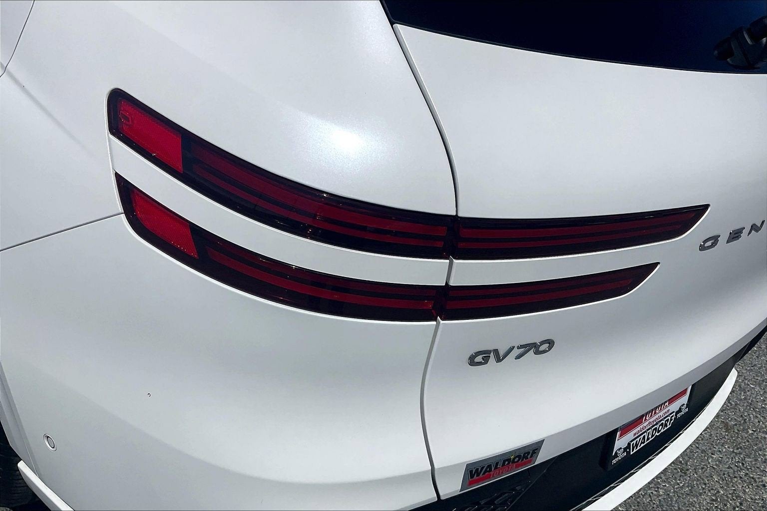 2023 Genesis GV70 2.5T