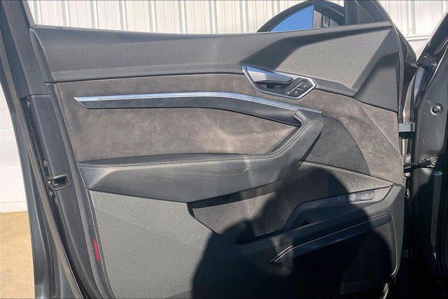 2019 Audi e-tron Prestige