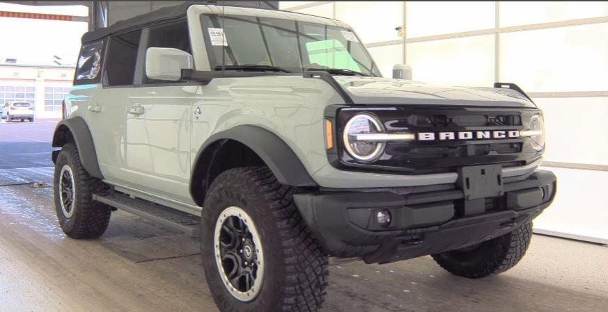 2022 Ford Bronco Outer Banks SASQUATCH