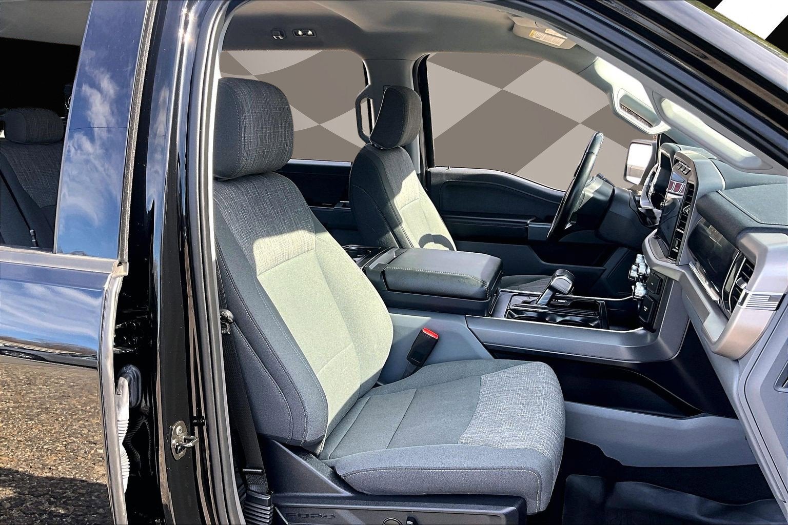 2023 Ford F-150 Lightning XLT LONG RANGE LUX PACKAGE