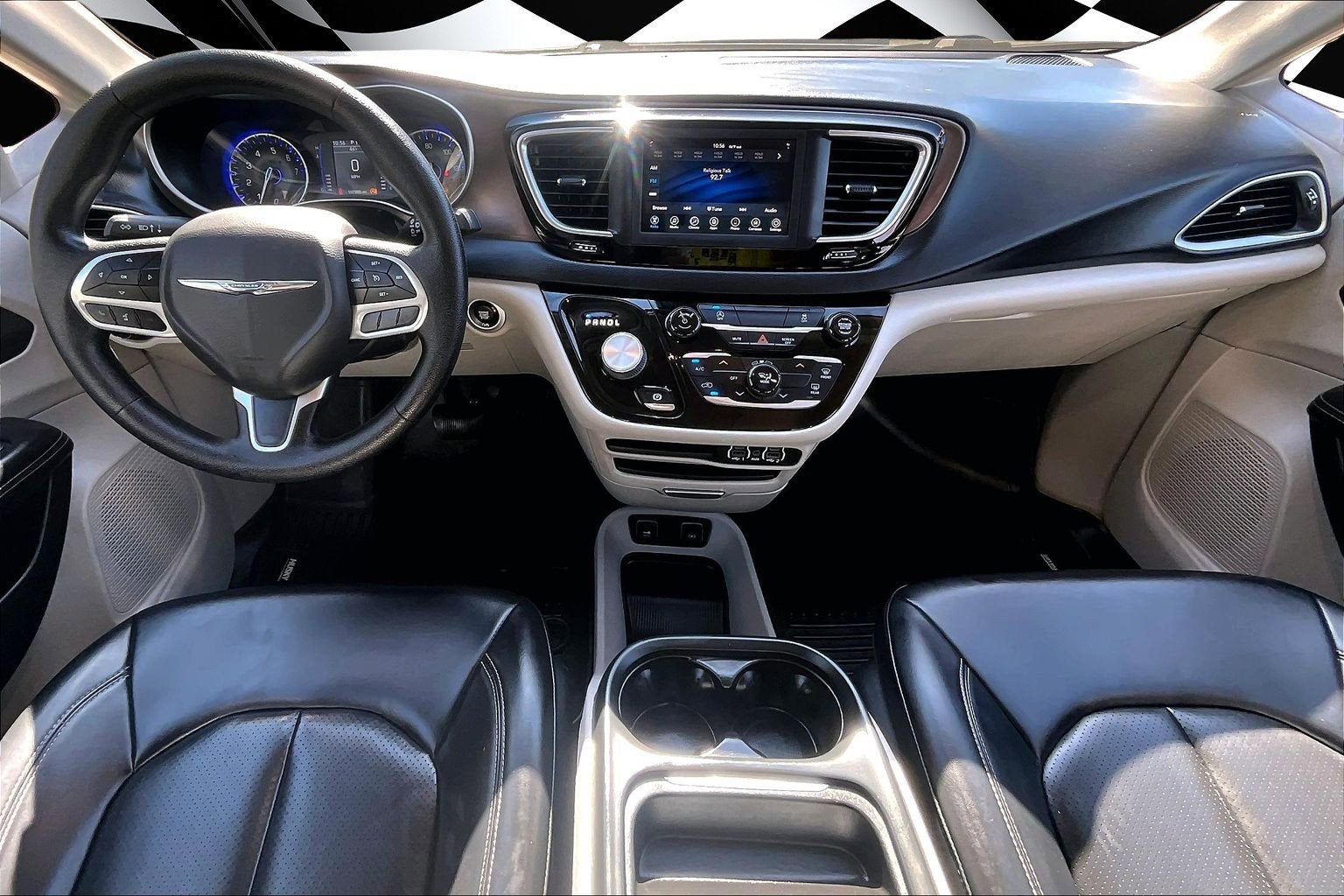 2021 Chrysler Voyager LXI