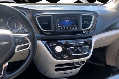 2021 Chrysler Voyager LXI