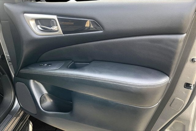 2020 Nissan Pathfinder S