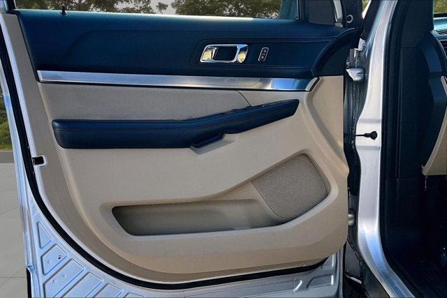 2017 Ford Explorer Base