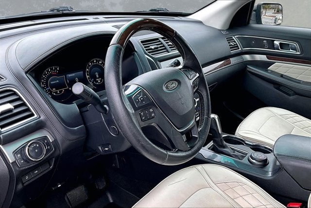 2017 Ford Explorer Platinum