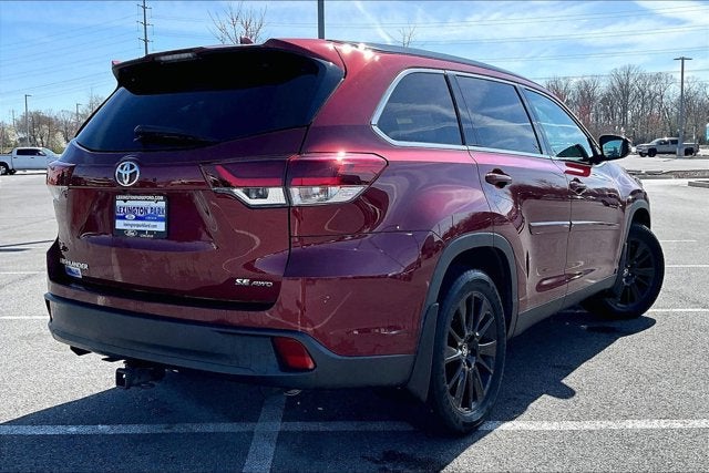 2019 Toyota Highlander SE