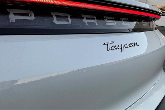 2022 Porsche Taycan Base