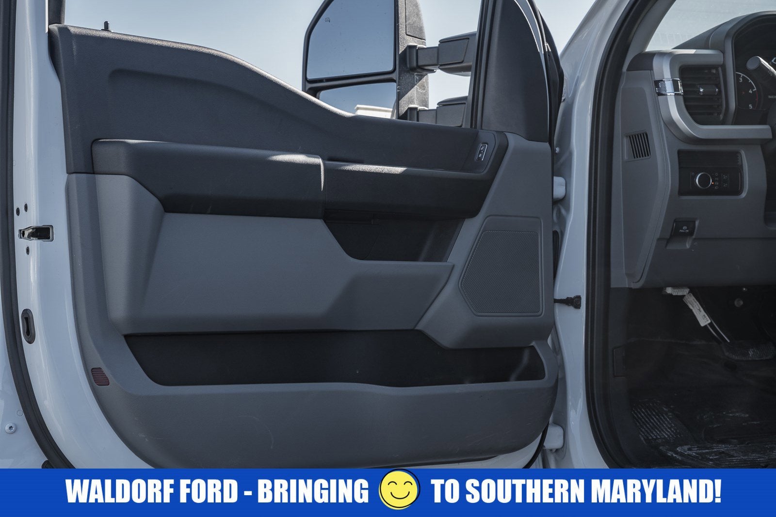 2023 Ford Super Duty F-550 DRW XL