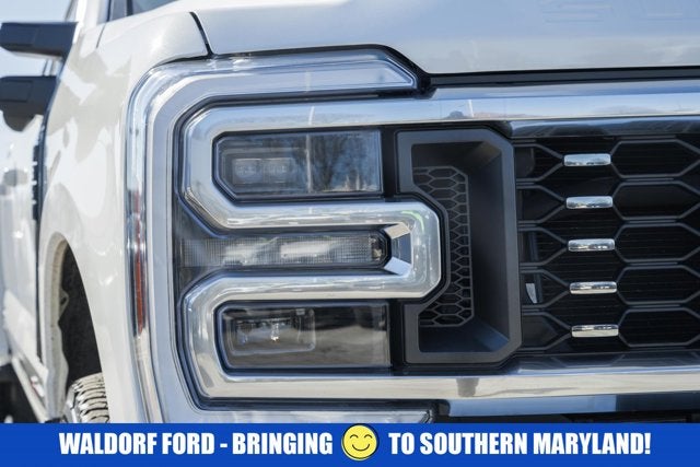 2025 Ford Super Duty F-350 DRW Platinum