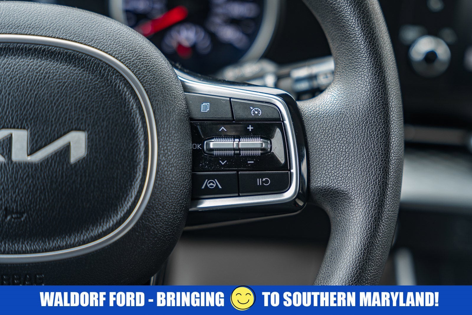 2023 Kia Carnival LX