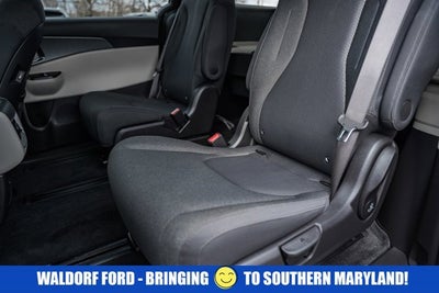 2023 Kia Carnival LX