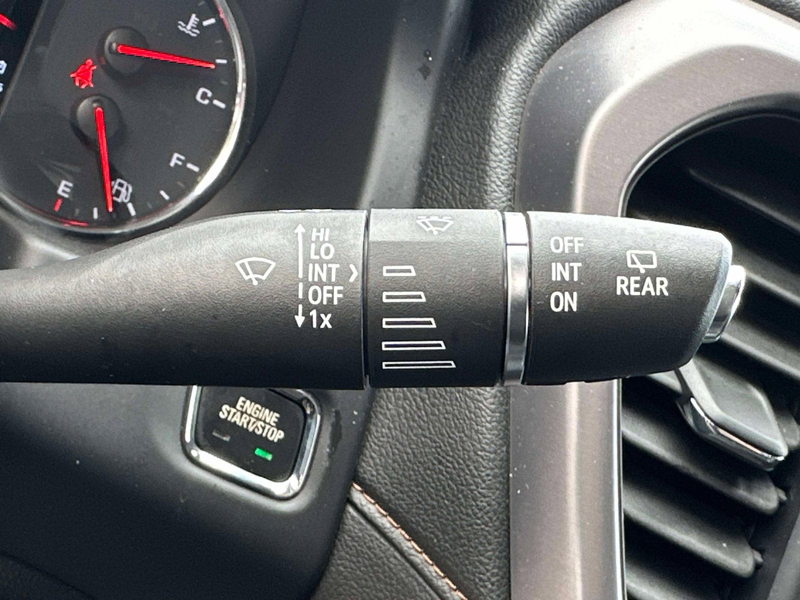 2022 GMC Acadia AT4