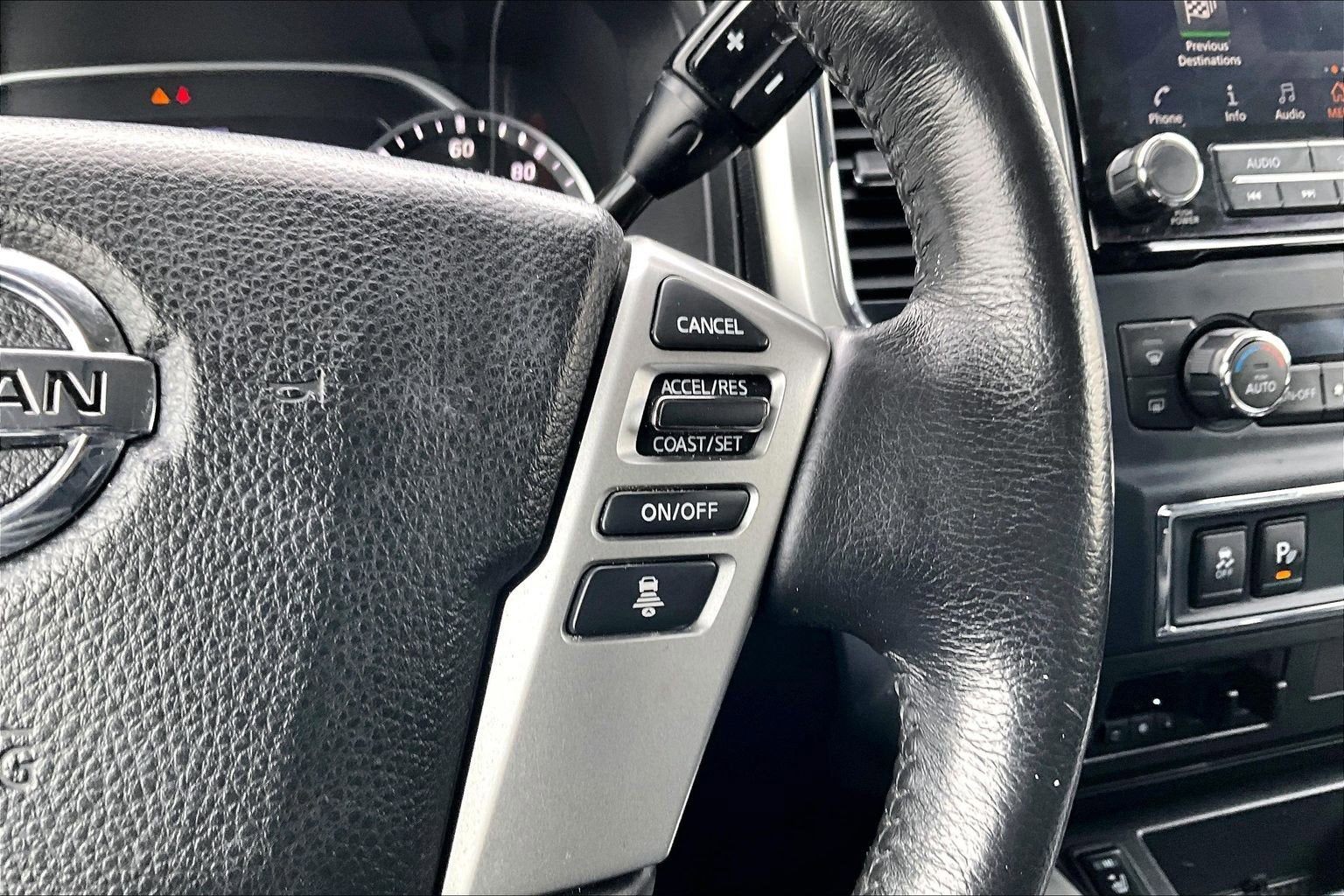 2021 Nissan TITAN Crew Cab SL 4x4